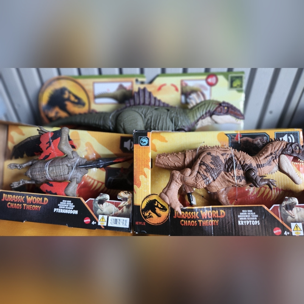 Jurassic World Chaos Theory Pteranodon - Red and Tan